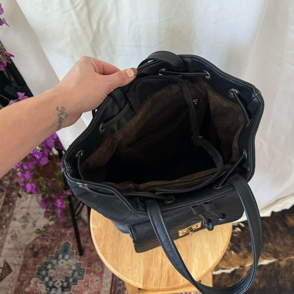 Ivy London black tote with chevron textured pattern - Picture 4 of 8